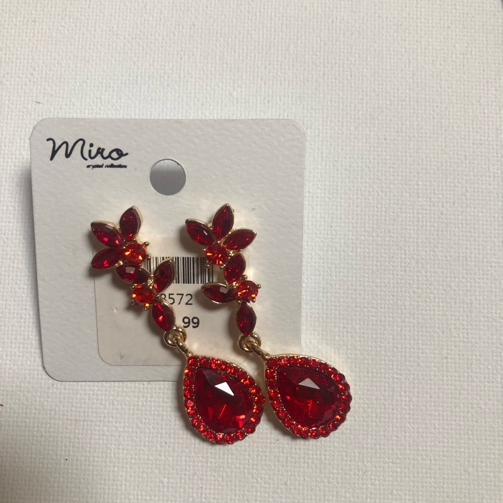 Starkisses red earrings